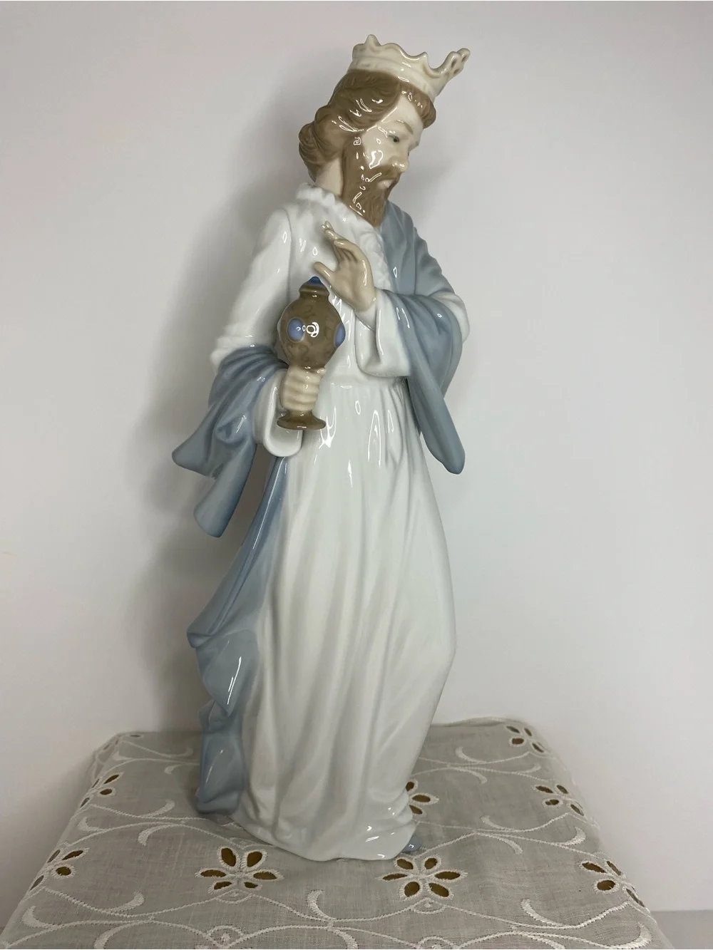 Nap by Lladro Nativity Porcelain Figurine KING GASPAR WITH CUP Christmas 00412